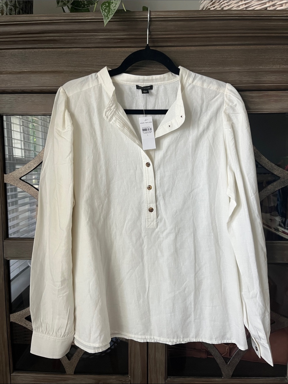 Ann Taylor Ivory Button-Front Long Sleeve Shirt